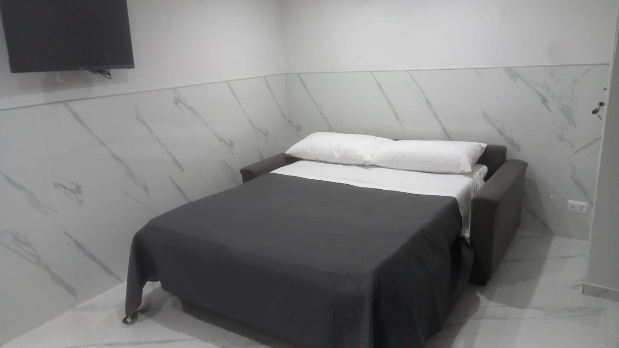 ナポリ House Angiolina Bed & Breakfast エクステリア 写真